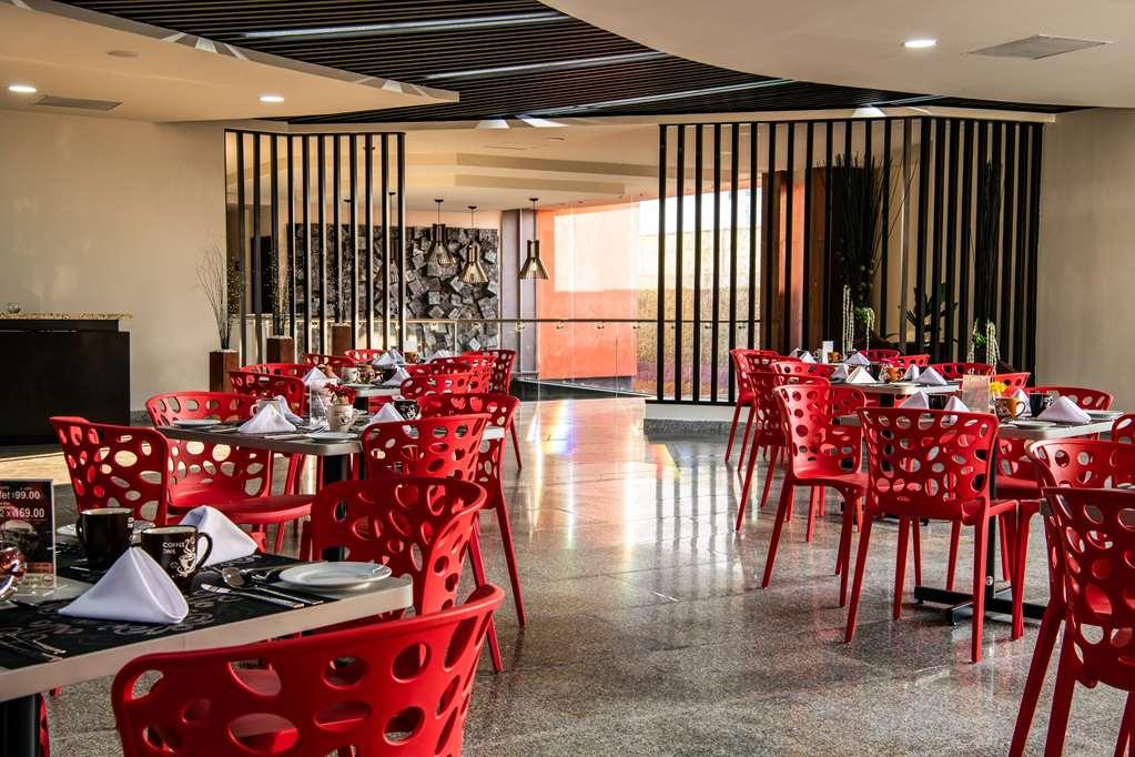 Comfort Inn Ірапуато Ресторан фото