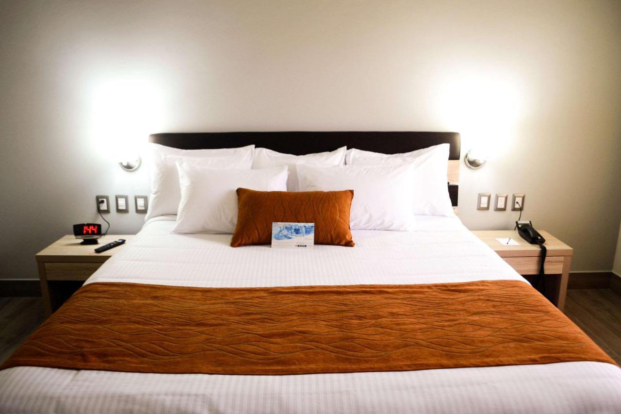 Comfort Inn Ірапуато Екстер'єр фото